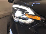 LEDヘッドライトです。デザイン性がよくとても明るいので、夜間の走行や悪天候でも安心です。しかも長寿命!