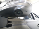 助手席側の死角になりやすい左前方の映像を、11.6インチディスプレイに表示。狭い道での安心感を高め、ドライバーの視界をしっかりサポートします。