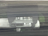 【プリクラッシュセーフティ】前方の車両等を検知し、衝突しそうな時は警報で注意を促し、ブレーキを踏む力をサポート。ブレーキを踏めなかった場合は衝突被害軽減ブレーキが作動、衝突回避をサポートします。