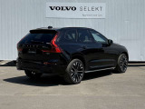 ◆バック/万が一を考え、安全性を重視する方に選ばれているVOLVO車。ドアを開閉するとその重み・厚みに驚くはず
