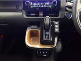 見方が分からないときは、どんなことでも中古車選びのプロであるスタッフにおたずねください。