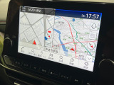 【メーカー純正9型ナビ】インテリアに溶け込むスタイリッシュな「専用設計」メーカーナビを装備♪視認性や操作性など基本性能にも優れ、より上質なカーライフをお楽しみいただけます。