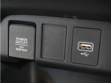 12V電源ソケット、USB接続端子!使いやすい場所に!装備が充実しています♪