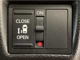【パワースライドドア】助手席側がパワースライドドアになっており、運転席のスイッチやスマートキーでも開閉が可能です!開口部も広いので乗り降りも楽々♪