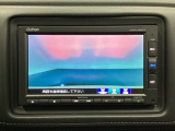 ギヤをR(バック)に入れるとナビの画面に後ろの映像が映るリアカメラ付です。後退時、コンディションが悪い視界でもカラーバックモニターがドライバーをサポートします。