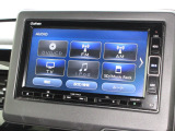純正メモリーナビ(VXM-214VFi)を装着しております。AM、FM、CD、DVD再生、Bluetooth、音楽録音再生、フルセグTVがご使用いただけます。初めて訪れた場所でも安心ですね!