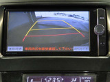 バックモニター付きです。モニターにはガイド線も表示されます。