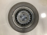 当社にてデモ走行時に装着していたワンシーズン使用の中古スタットレスタイヤ+ホイール4本セットを用意致しました。(2025年製、タイヤ+ホイールは現状渡し、保証対象外です)