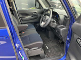 大きな窓で視界が良く運転がしやすいです