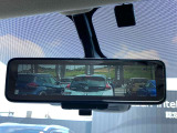 インテリジェント ルームミラーです。車両後方のカメラ映像をミラー面に映し出します。