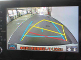 バックガイドモニターで、後方を確認しながら安心して駐車することができます。運転初心者も熟練者も必須の機能ですよ!