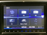 ナビゲーションはフルセグTV対応のGathers純正メモリーナビを搭載しています。Bluetoothオーディオ機能がありますので、スマートフォンなどの音楽も再生できます。
