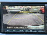 車庫入れ時に安心のバックカメラがついています。