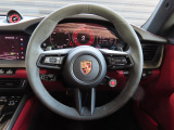 オプション:GT スポーツステアリングホイール(ヒーター付き Race-Tex リム)