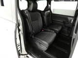 ゆとりある広々とした車内空間は、ドライブを始め買い物やレジャーなど、幅広く活躍します。一人でもみんなとでもお出かけを楽しみましょう!