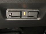 ハンドルの左下にETCがついています。高速道路の料金所の通過も楽々です。 カードの取り出しもしやすい場所についています。