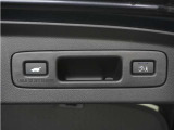 ◆予約クローズ機能付きパワーテールゲート◆キーや運転席のボタン、ハンズフリー機能など多彩なアクセスで自動開閉できます。