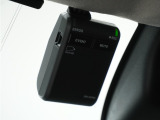 ◆ドライブレコーダー◆映像・音声などを記録する自動車用の装置です。 もしもの事故の際の記録はもちろん、旅行の際の思い出としてドライブの映像を楽しむことができます。