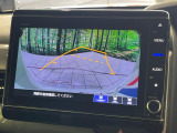 【バックカメラ】駐車時に後方がリアルタイム映像で確認できます。大型商業施設や立体駐車場での駐車時や、夜間のバック時に大活躍!運転スキルに関わらず、今や必須となった装備のひとつです!