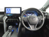 整然と纏められた操作性の良いスイッチ類。