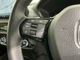 ステアリングにオーディオ操作スイッチが付いています。オーディオ画面に直接タッチしなくても操作が出来ますので、運転に集中できます。