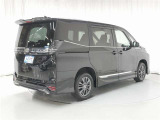 バックカメラ付きなので後方を確認しながら安心して駐車することができます。