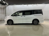 両側パワースライドドア付きだから、狭い駐車スペースなどでの 乗り降りラクラク!小さなお子さまのいるご家庭には嬉しい装備。
