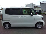 こちらのお車は店頭に展示してありますので、ぜひ実際にご覧ください。ご来店お待ちしております。