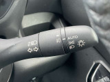 トンネル進入時や暗くなれば自動点灯するオートライトです。
