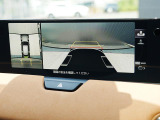 360&deg;ビューモニターを搭載しています。パーキングセンサーと合せてお使いいただくことで、安全、安心にお車の取り回しを行っていただけます。