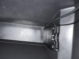 有料道路の料金所をノンストップで通過できる便利なETCが付いています。