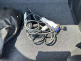 充電ケーブルも装備されています。