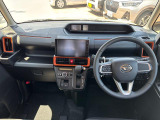 痛みの出やすい運転席シートの角、フロアマット、座面、ともに良好です