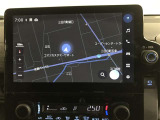純正ナビを装備。タッチパネル式で使いやすく、お出かけもラクラクです。