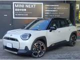 MINI ACEMANナノクホワイト/ブラックルーフ 5ドアよりも1周り大きく使いやすさと、維持費を抑えられるMINIのBEV!充電容量も54.2kWhと長距離運転も安心!電気自動車を少しでも気になっている方オススメです!