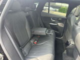 メルセデス・ベンツの定める厳しい基準をクリアしたお車のみをご案内させて頂きます。納車前整備はメーカー規定に基づき当店3Fの指定工場で入念に行なわれます。熟練のメカニックがお客様のお車を整備致します。