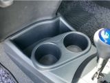 ドリンクホルダーも充分に備えてありますので、機能性もあります!