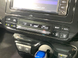 【オートエアコン】一度お好みの温度に設定すれば、車内の温度を検知し風量や温度を自動で調整。暑い&hellip;寒い&hellip;と何度もスイッチ操作をする必要はありません。快適な車内空間には必須の機能ですね♪