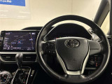 先進性と高級感あふれるコックピットを演出。誰がハンドルを握っても運転しやすい、開放的な視界が魅力です☆