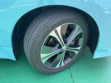 タイヤサイズは215/50R17純正アルミホイール付き!(夏タイヤ装着)冬タイヤ、ホイール注文も承っております☆