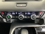 運転席/助手席シートヒーターで寒い日もすぐに温かくなり快適に過ごせます。3段階の温度調整が可能です