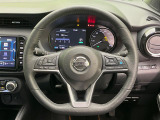 【ステアリングスイッチ】運転中、前方から目線をそらすことなく、オーディオ等の操作が可能な便利機能!安心&快適なドライブを演出してくれます♪