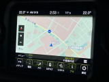 ●純正ナビ:一体感のあるナビは、高級感ある車内を演出してくれます。オーディオ機能も充実しておりますので、運転もより楽しめます♪