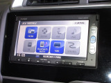 ギャザズメモリーナビ(VXM-145VSi)が装着されております。AM、FM、CD、DVD再生、ワンセグTV、Bluetoothがご使用いただけます。初めて訪れた場所でも道に迷わず安心ですね!