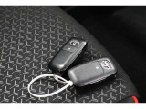 ■スマートキー■ 鍵を身に着けていれば、ドアの施錠・開錠が可能です!バッグから鍵を探し出す必要もないので、たくさん荷物を持っていたり雨の日傘をさしている時にも便利ですね!