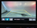 バックでの車庫入れも安心です! リアカメラが付いているバックモニター付のナビディスプレーを装備しております。操作線もついており距離感も画面から確認できます。