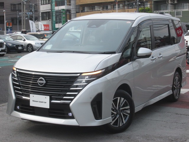 セレナ 1.4 e-4ORCE ハイウェイスターV 4WD