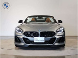 【キドニーグリル】BMWは約90年もの間、ほぼ全ての車両にひと目でBMWだと分かるこの特徴的なフロントグリルが備えられ、デザイン・アイコンとして親しまれてきました。