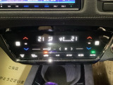 ダブルエアコンは、運転席と助手席でそれぞれ異なる温度を設定できます。