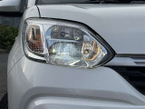 LEDヘッドライトです。デザイン性がよくとても明るいので、夜間の走行や悪天候でも安心です。しかも長寿命!